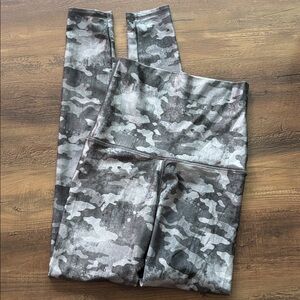 Emily Hsu CycleBar Legging - Gray Camo S